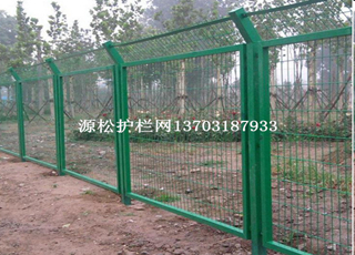 綠色圈地圍欄網(wǎng)3