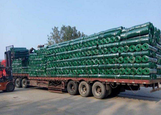 圈地綠色鐵絲網卷網